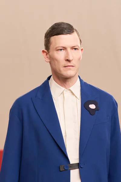 Look 11